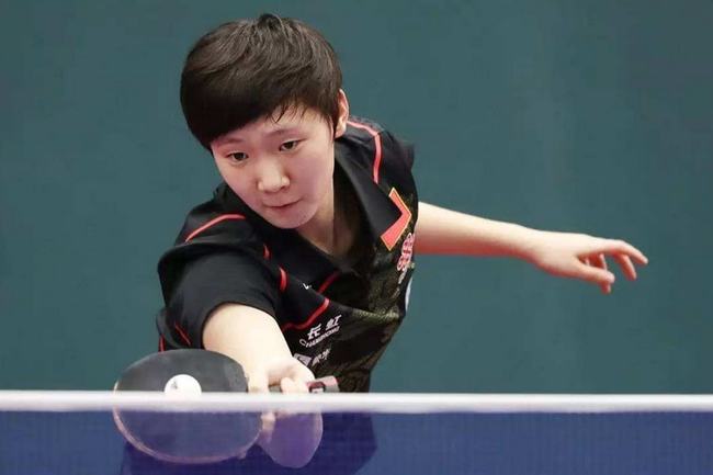 曾莉棋阎菁 曾莉棋阎菁