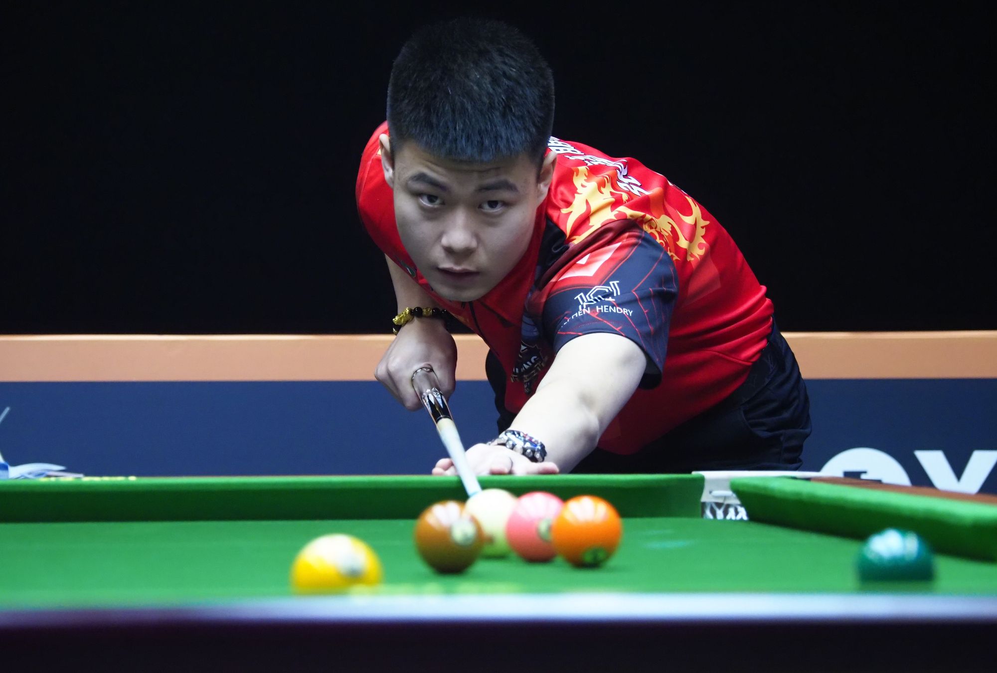 依旧保持着 依旧保持着