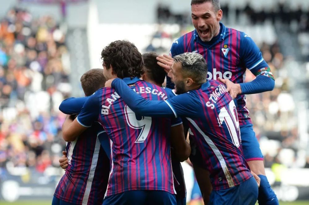 足以证明他 足以证明他