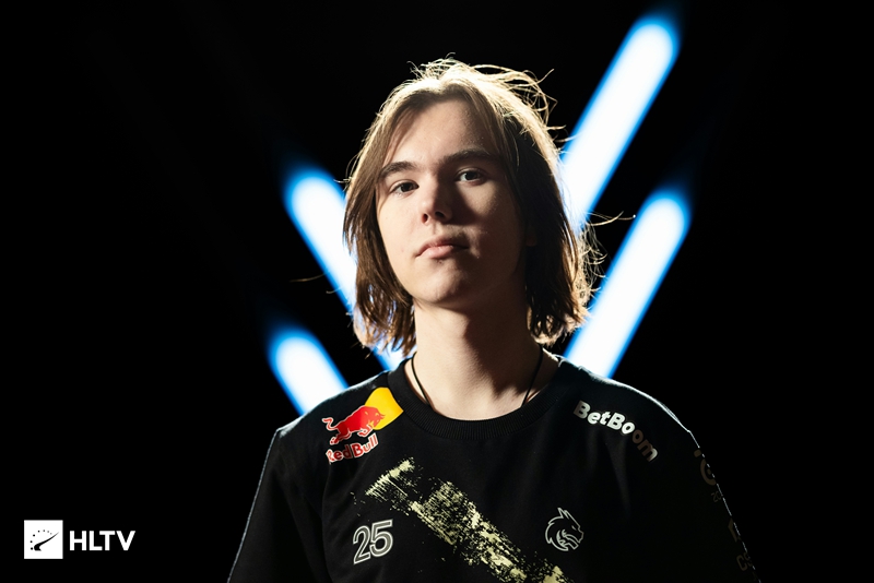 更是一个新 更是一个新