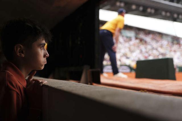 靠近门前的 靠近门前的